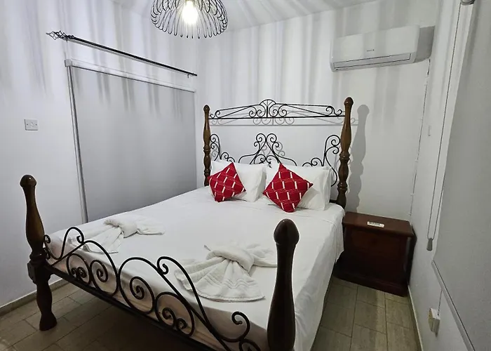 Vila Livia - Eleni Polis