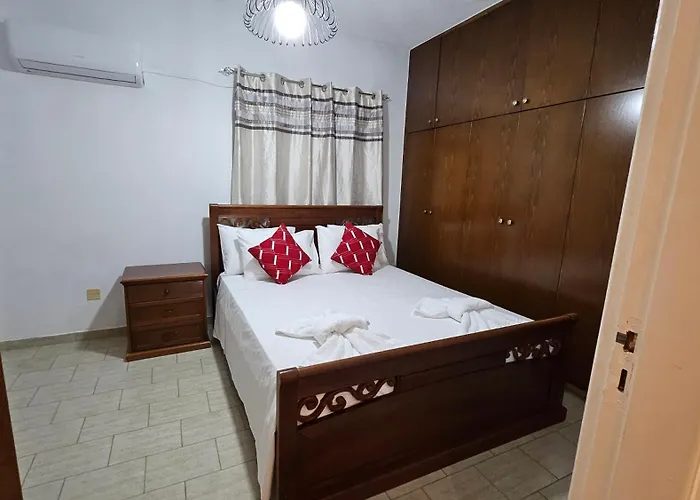 Livia - Eleni Villa Polis