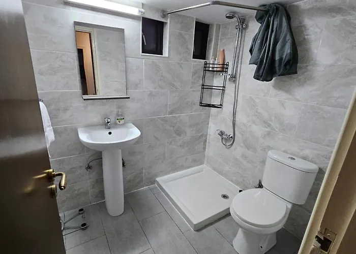 Livia - Eleni Vila Polis